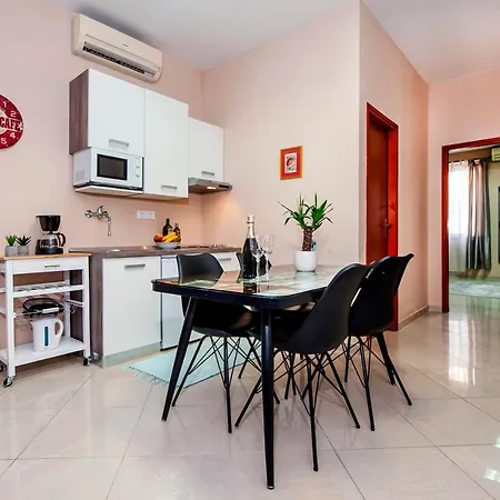 아파트 로빈 시티 아파트먼트 로비니